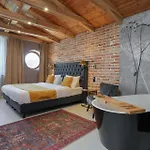 Chachacha House Vendeghaz فندق مبيت وإفطار 4*