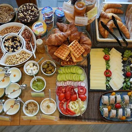 Chachacha House Vendeghaz إيغيرسولوك