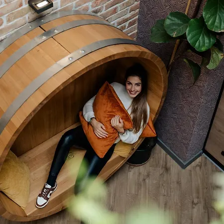 Chachacha House Vendeghaz Bed & Breakfast 4*